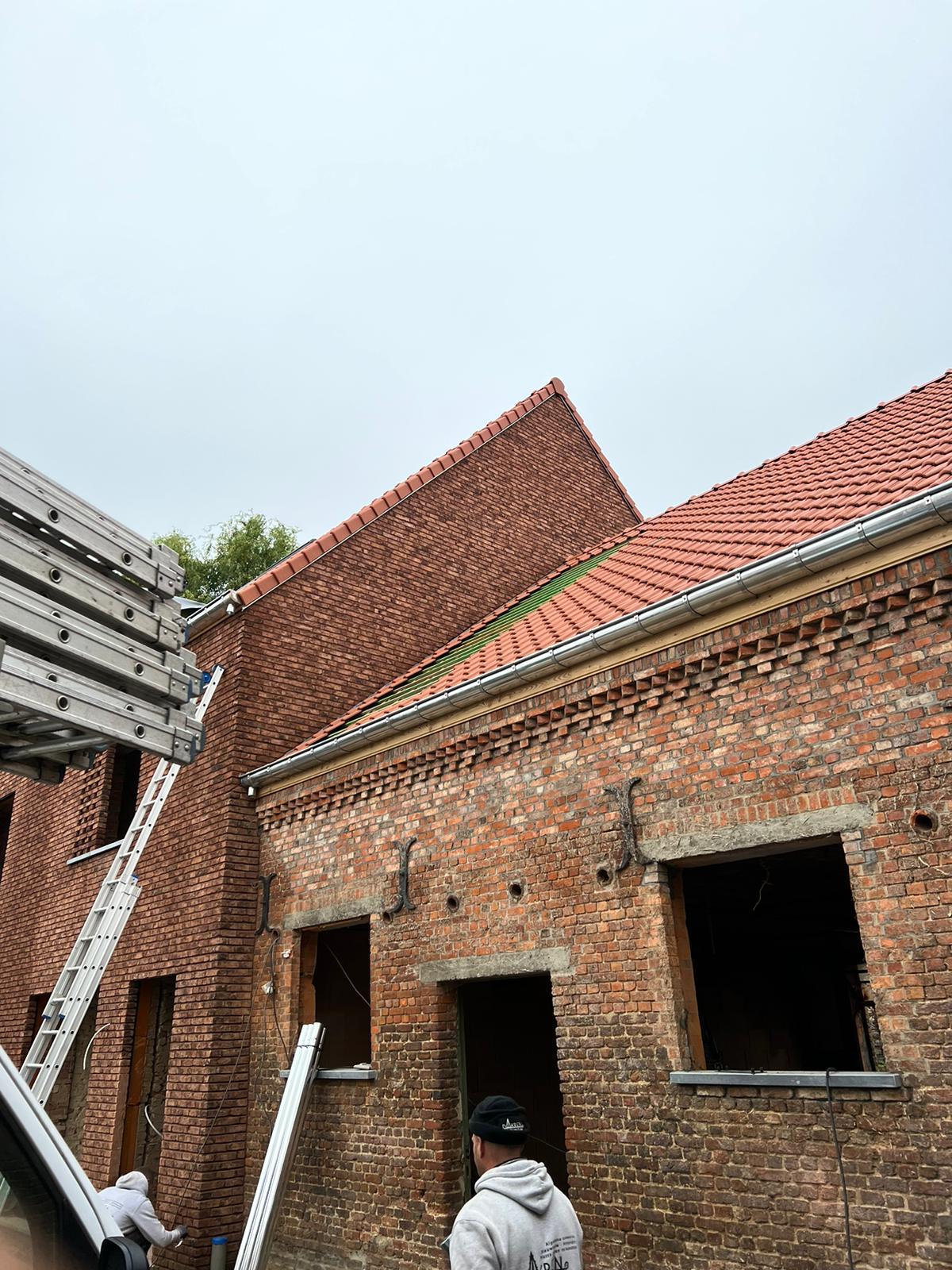 Hellend dak renovatie — dakrealisatie Dakren bv Sint-Truiden