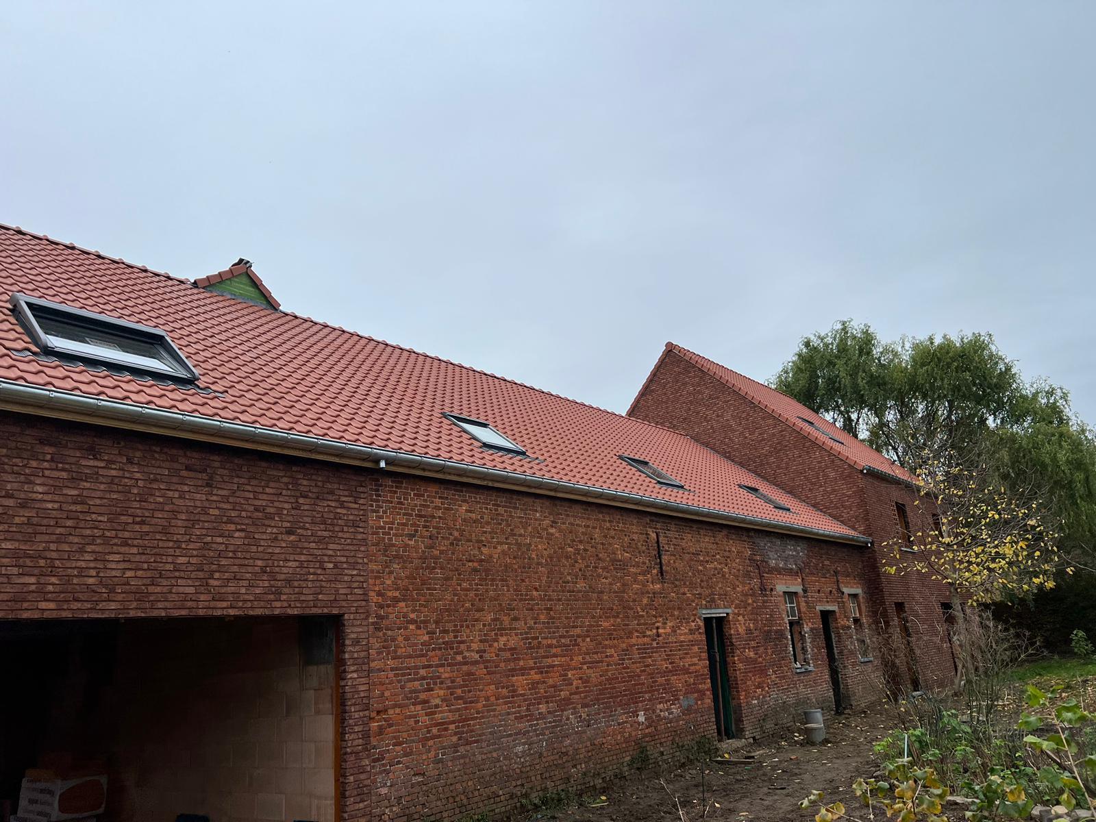 Vakkundige dakwerken door Dakren bv — hellend dak renovatie Sint-Truiden